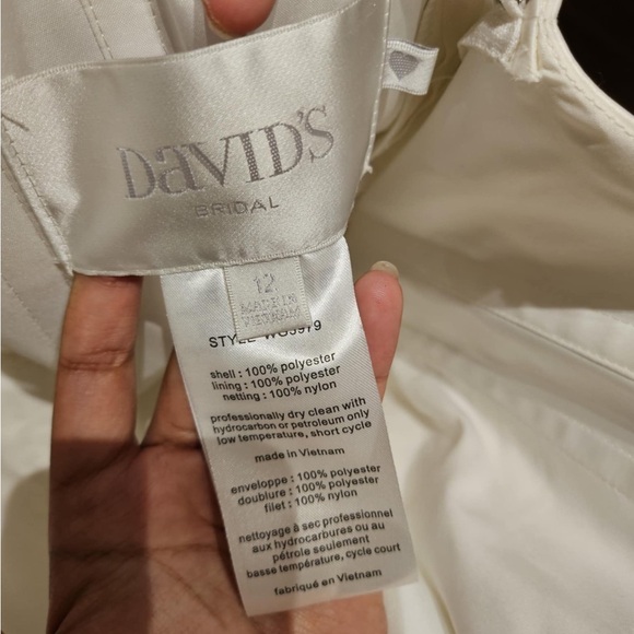 NWOT David’s Bridal Satin Off-The-Shoulder Wedding Dress Sz 12 - Picture 7 of 13